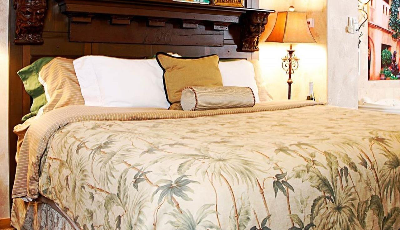 גרנדוויל Prairieside Suites Luxury Bed & Breakfast מראה חיצוני תמונה