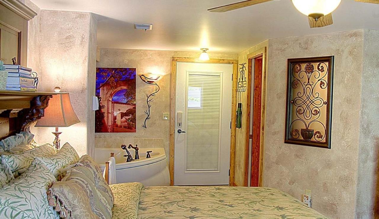 גרנדוויל Prairieside Suites Luxury Bed & Breakfast מראה חיצוני תמונה