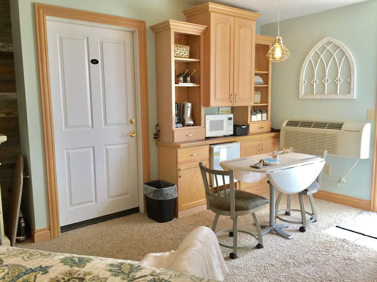 גרנדוויל Prairieside Suites Luxury Bed & Breakfast מראה חיצוני תמונה